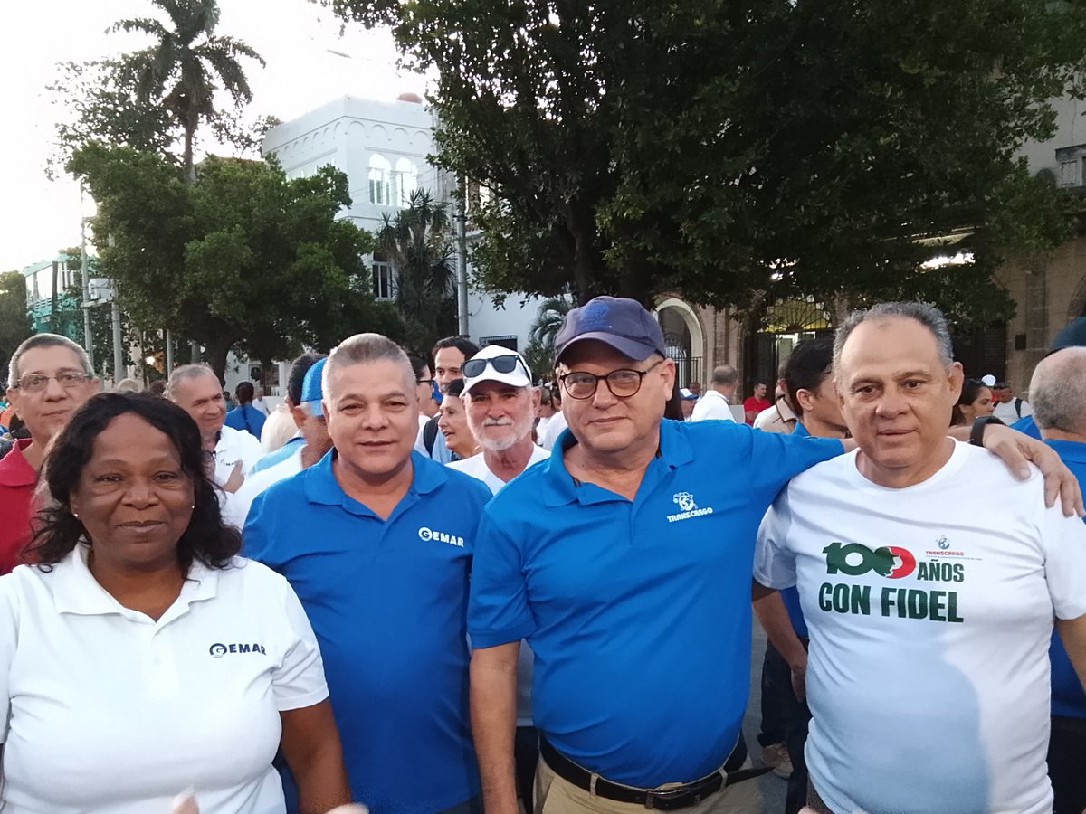 GemarOsde's tweet photo. Desde la histórica esquina de 23 y 12, los trabajadores de @GemarOsde,conmemoramos el 65 Aniversario del carácter socialista de la Revolución.#Cuba reafirma hoy su legado de #GirónEsHoy: el pueblo responderá con firmeza y combatividad revolucionaria frente a cualquier agresión. https://t.co/2vkxZ7K6pb