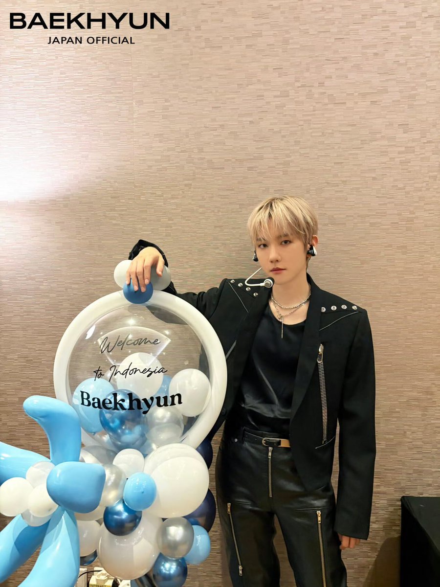 BAEKHYUN WORLD tweet media