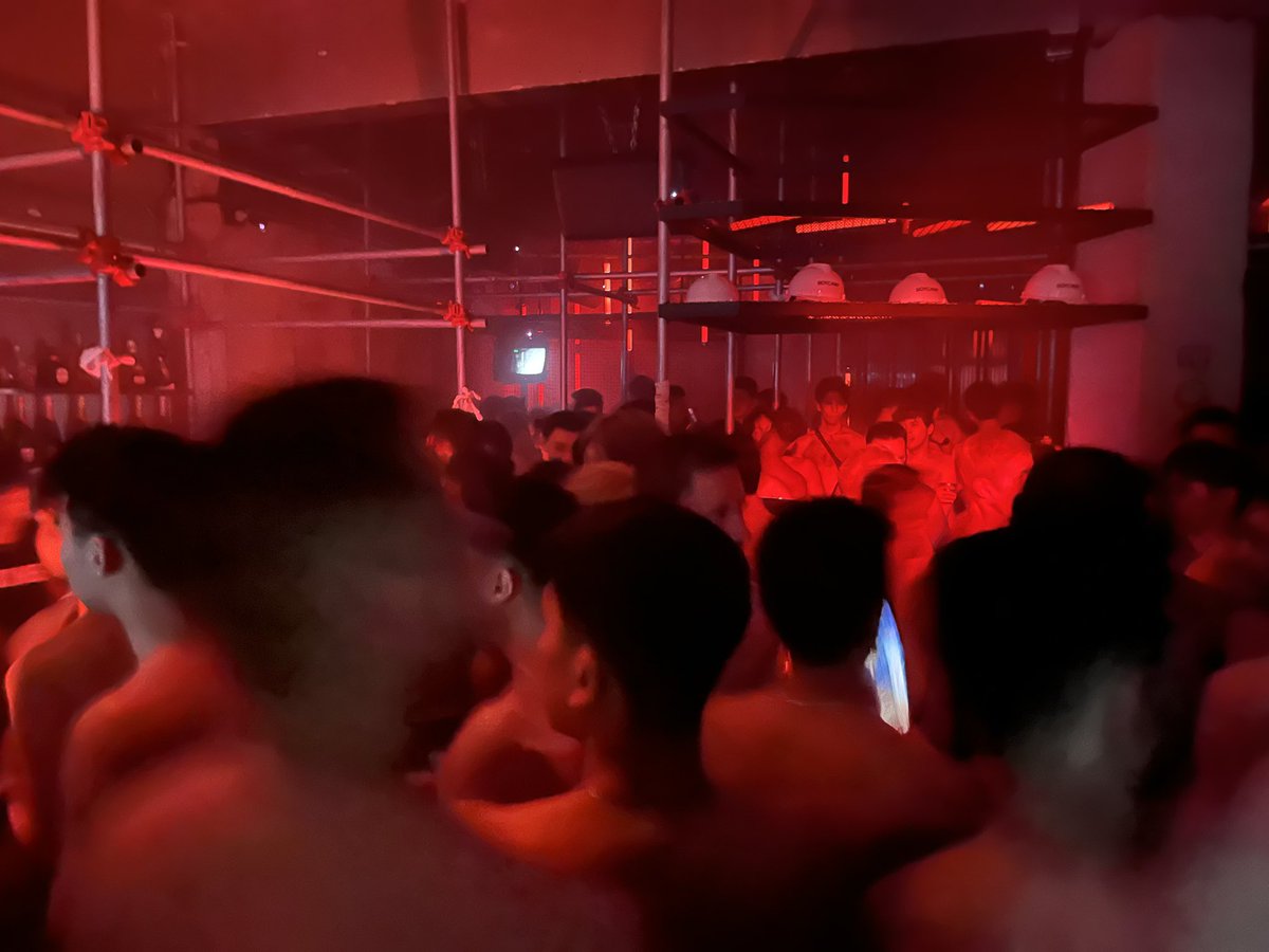 RunSwimUdw tweet media