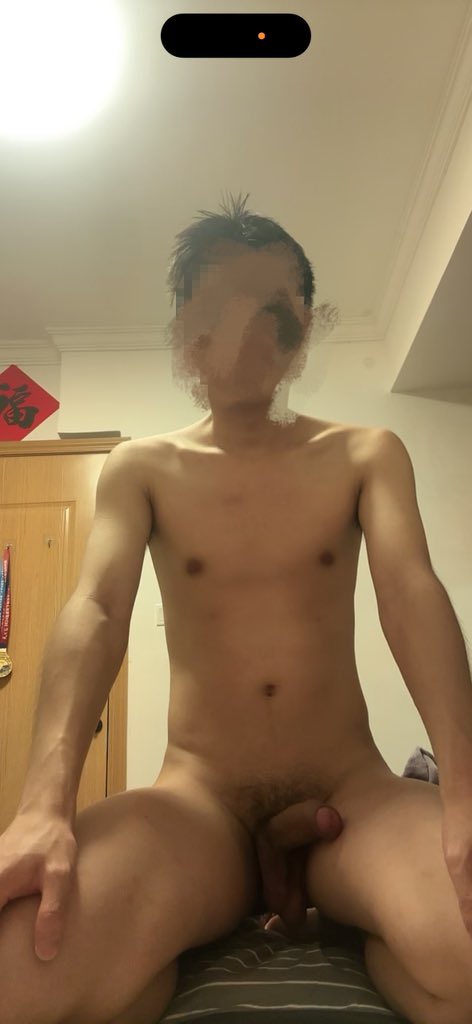 xldiu's tweet photo. 曝光3
jb挺大，但没用，傻逼狗一只 https://t.co/OgvTmFLlI7