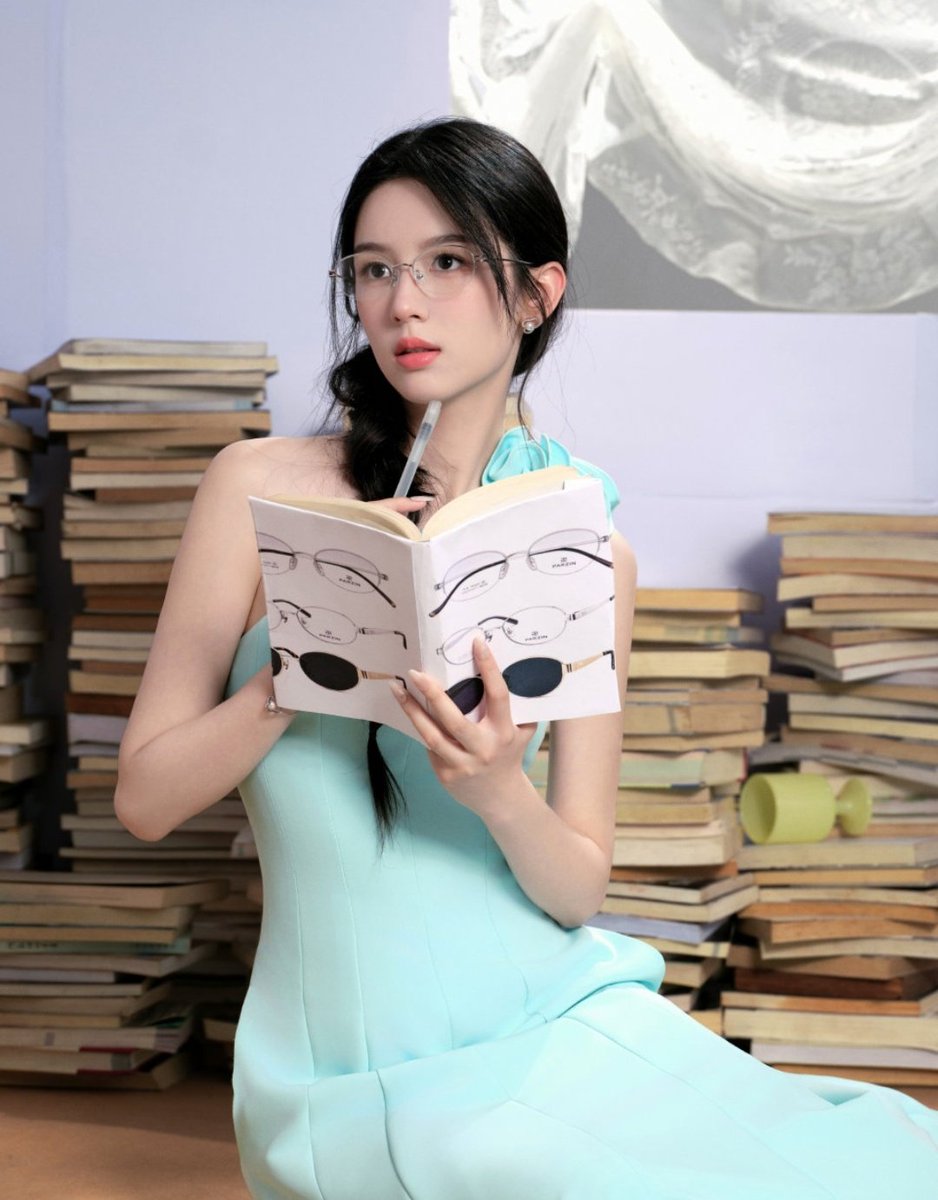 9a_kaushiki's tweet photo. She feels as serene as cerulean skies
#ZhouYe https://t.co/nkRYgVNwGG