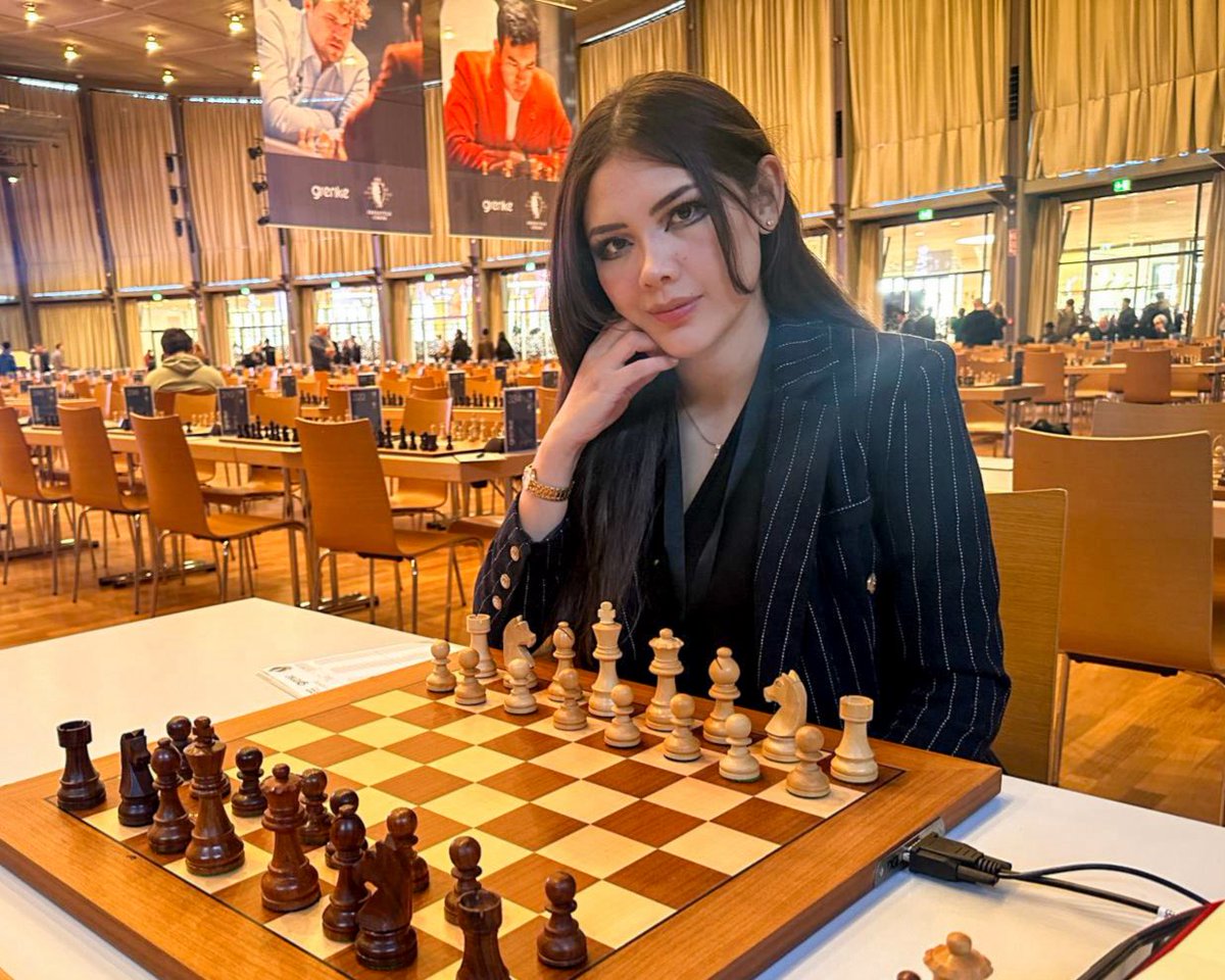 Alexandra Prado tweet media