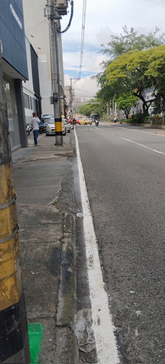 wilsonrc55's tweet photo. @sttmed avenida poblado carrera 43a 31-84 no hay paso @FicoGutierrez @sttmed @AlcaldiadeMed https://t.co/jwCMvQ2XOm