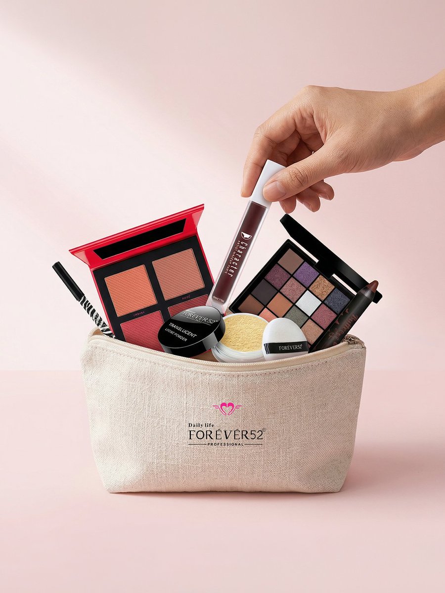 Forever52ksa's tweet image. "كل جمالك في حقيبة واحدة 💄✨
#Forever52 #MakeupLook