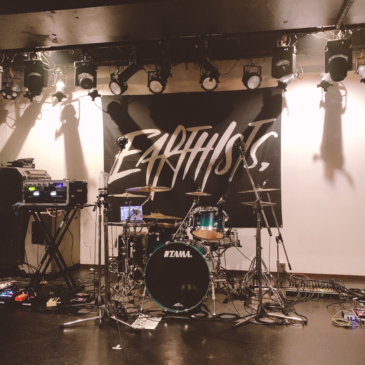 kaedegarden2's tweet image. Earthists. GRANDRAY TOUR 2026
4.16下北沢ERA

いたデス。

新EP曲では
ICONがめちゃ良かったな🐶🔥

 #earthists