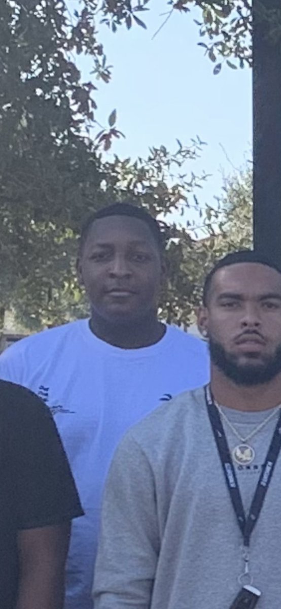 ericgreen86's tweet photo. CONGRATULATIONS TO DJ BRITTON ON BECOMING AN HALL OF FAMER AT THE UNIVERSITY OF FLORIDA! DJ YES IS A RAPTORS CHAMPION TOO! DJ WAS ONE OF THE BRIGHTEST KIDS IVE EVER BEEN AROUND! TELL HIM SOMETHING ONE TIME AND THE JOB IS DONE! KIDS LIKE DJ MADE ME LOOK LIKE I COULD ACTUALLY COACH https://t.co/Fnf2E7PNgU