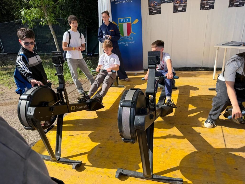 canottaggio1888's tweet image. Villaggio per la Terra: oggi il via, prime visite all’area Canottaggio

tinyurl.com/4p4wkham

#canottaggio #canottieri #rowing #FIC #FederCanottaggio #VillaggioPerLaTerra #EarthDayItalia