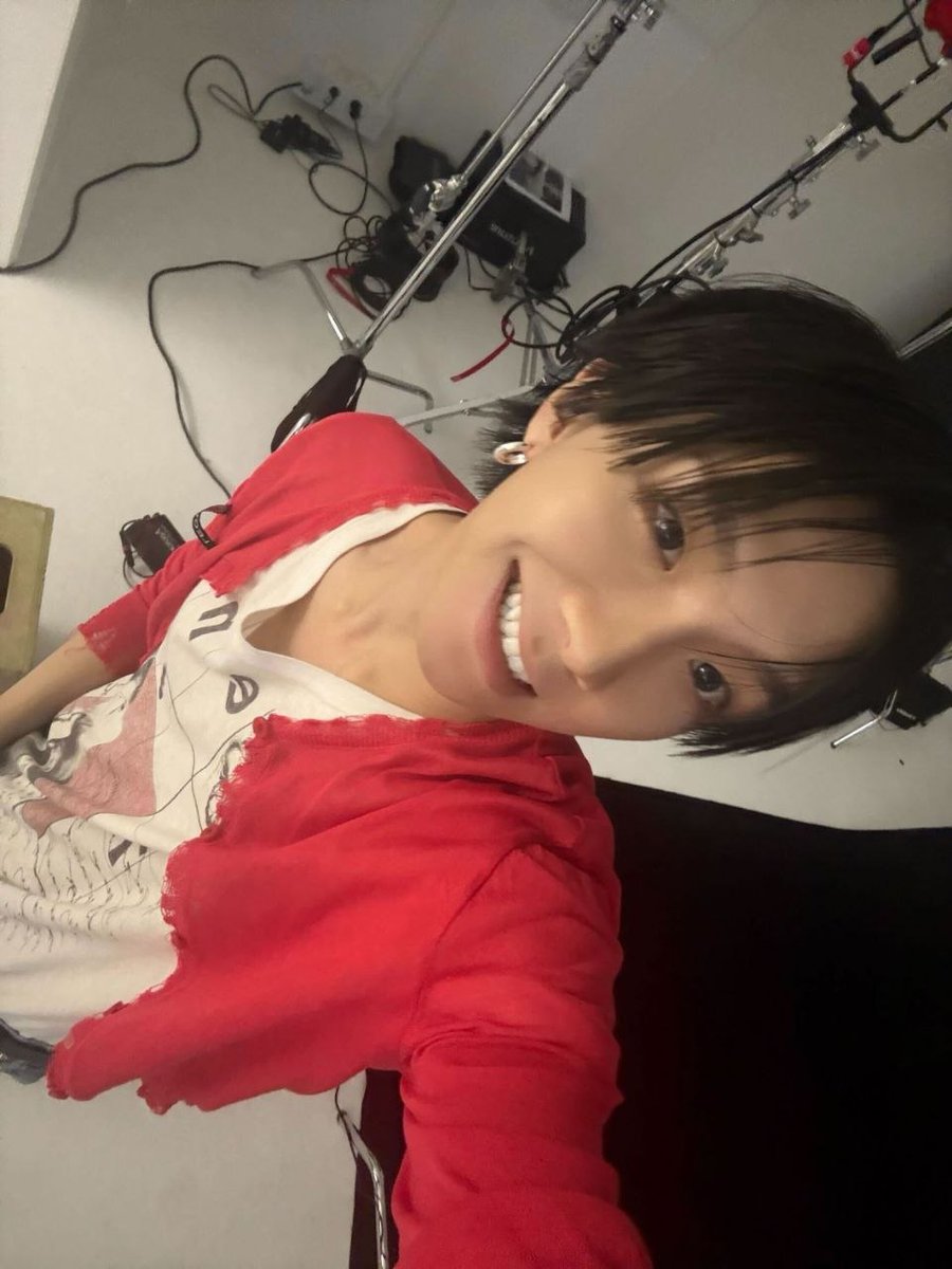 rawoonhak's tweet photo. You  can  ignore  the  messy  stuff  behind!  I’m  giving  you  a  much  better  view  to  focus  on  😈 https://t.co/dMUjnMqUad