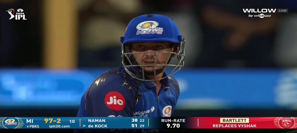 𝐊𝐨𝐡𝐥𝐢𝐧𝐚𝐭!𝟎𝐧_👑🚩 tweet media