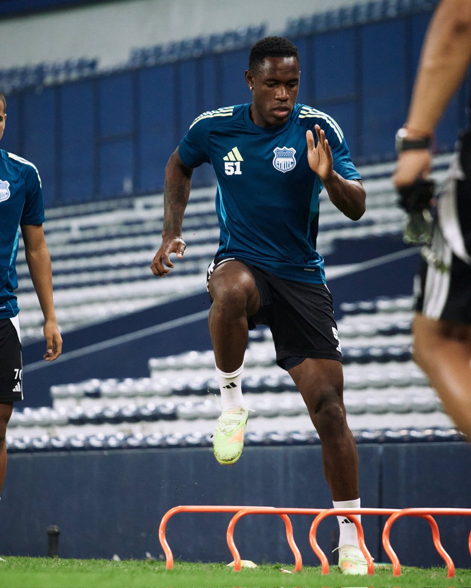 𝑱𝒂𝒗𝒊𝒆𝒓 𝑹𝒖𝒊𝒛 tweet media