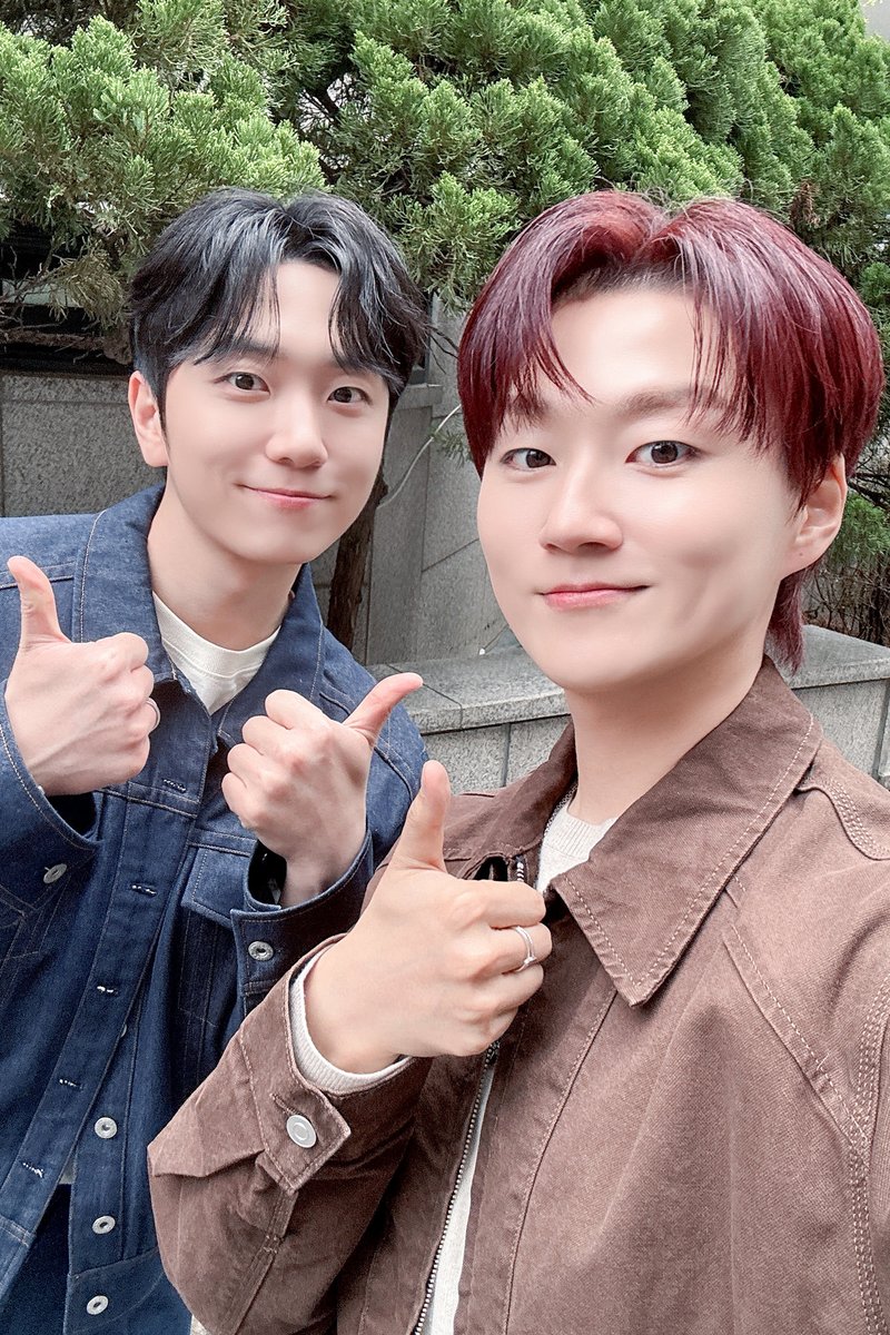 official_fore's tweet photo. [📸]

260416 MBC 구해줘! 홈즈 종료!

집은 안 보이고 민규, 우림 얼굴만 보였던
구해줘! 홈즈 끝!

내일은 완전체로 만나요~👋

#포레스텔라 #Forestella https://t.co/of1MPbKnWb