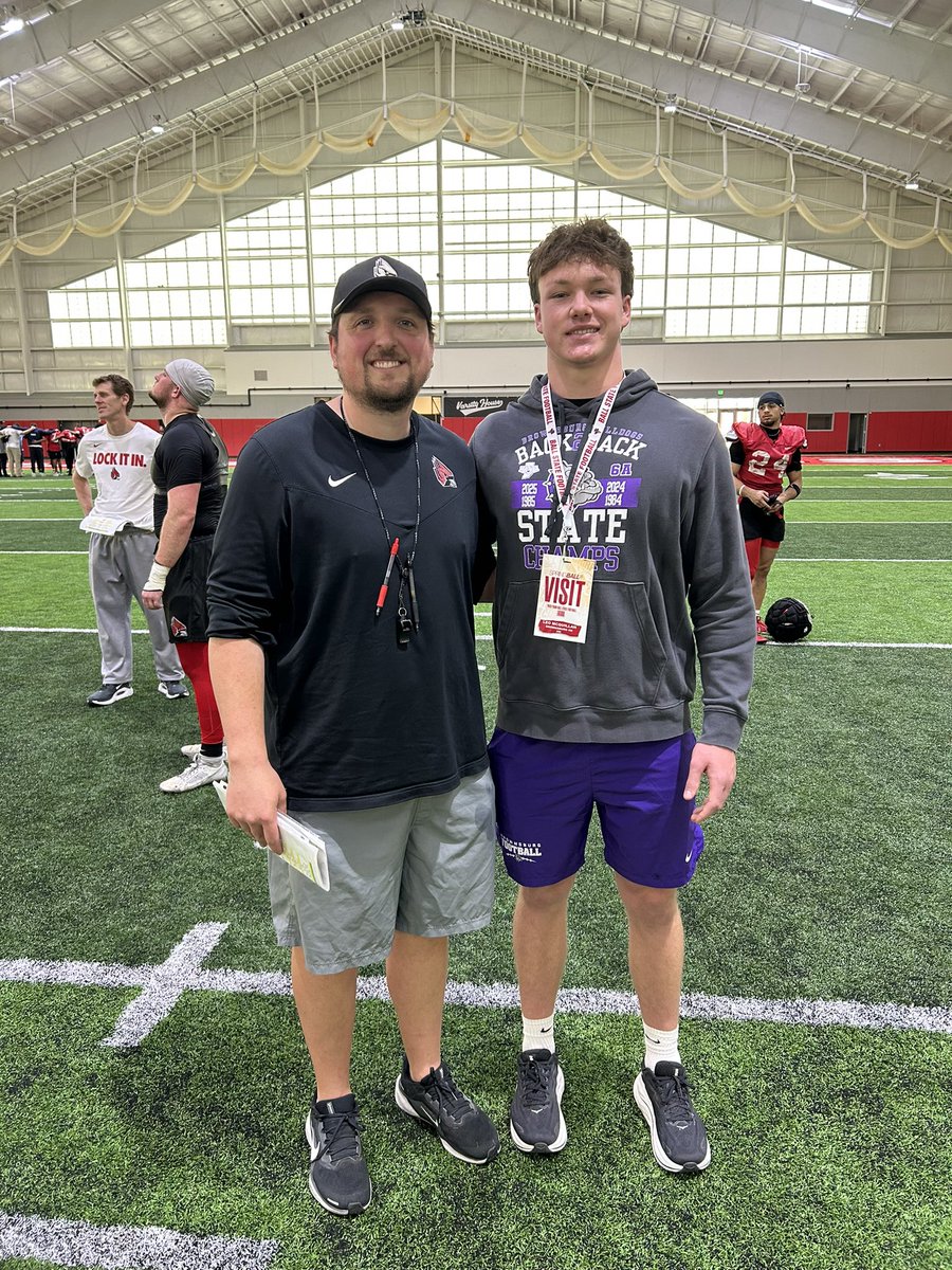 Leonidas_8_'s tweet photo. Awesome morning checking out @BallStateFB. Thank you @CoachChase_BSU for the opportunity to come and take a look!

@BHSdogsfootball @CoachReinhard @Coach_McQuillan @Coach_Lantz @CoachCChang @Coach_RCR @BradyLewisRB @Jordansmith_08 @WestonWood04 @OscarFrye18TD @nickvecrumba27 @Damisowunmi @BrandenSharpe23 @ChancelorAdams @JaxsonPierson2 @JustinFaires