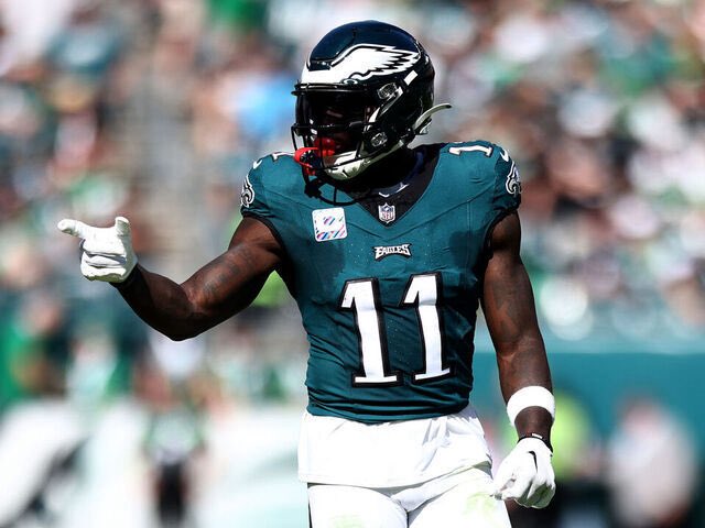LosTalksPats's tweet image. Eagles WR A.J. Brown’s lack of a public push for a trade has led some around the league to believe he may have an understanding that a deal will happen later this summer, per @jjones9.

Jones adds that Brown is likely gone, and the #Patriots remain the frontrunner to acquire him.