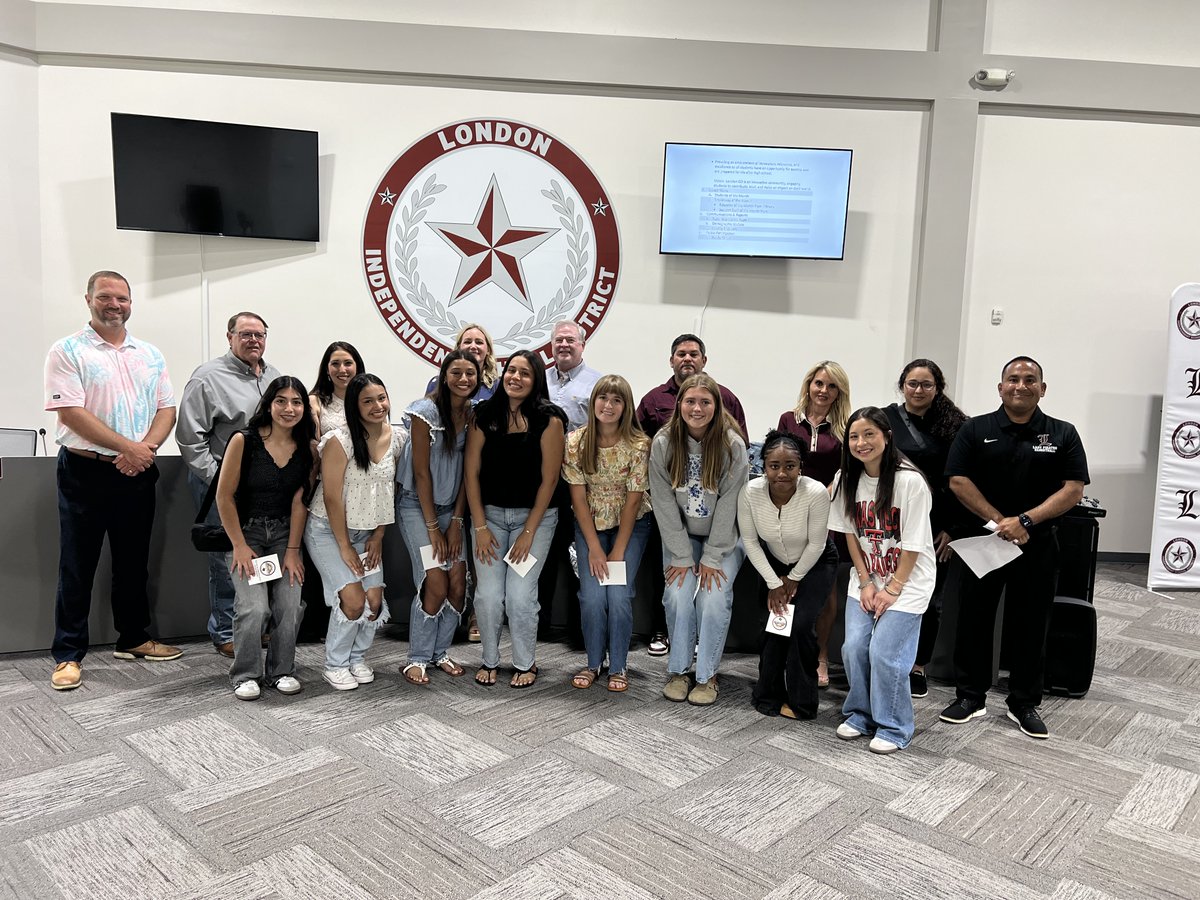 LISDPirates's tweet photo. Congratulations to our LHS Girls Basketball team for a great season! The Lady Pirates were recognized at the board meeting for their extraordinary season. Way to go Pirates! #LondonProud https://t.co/Fyn2dpI5Cs