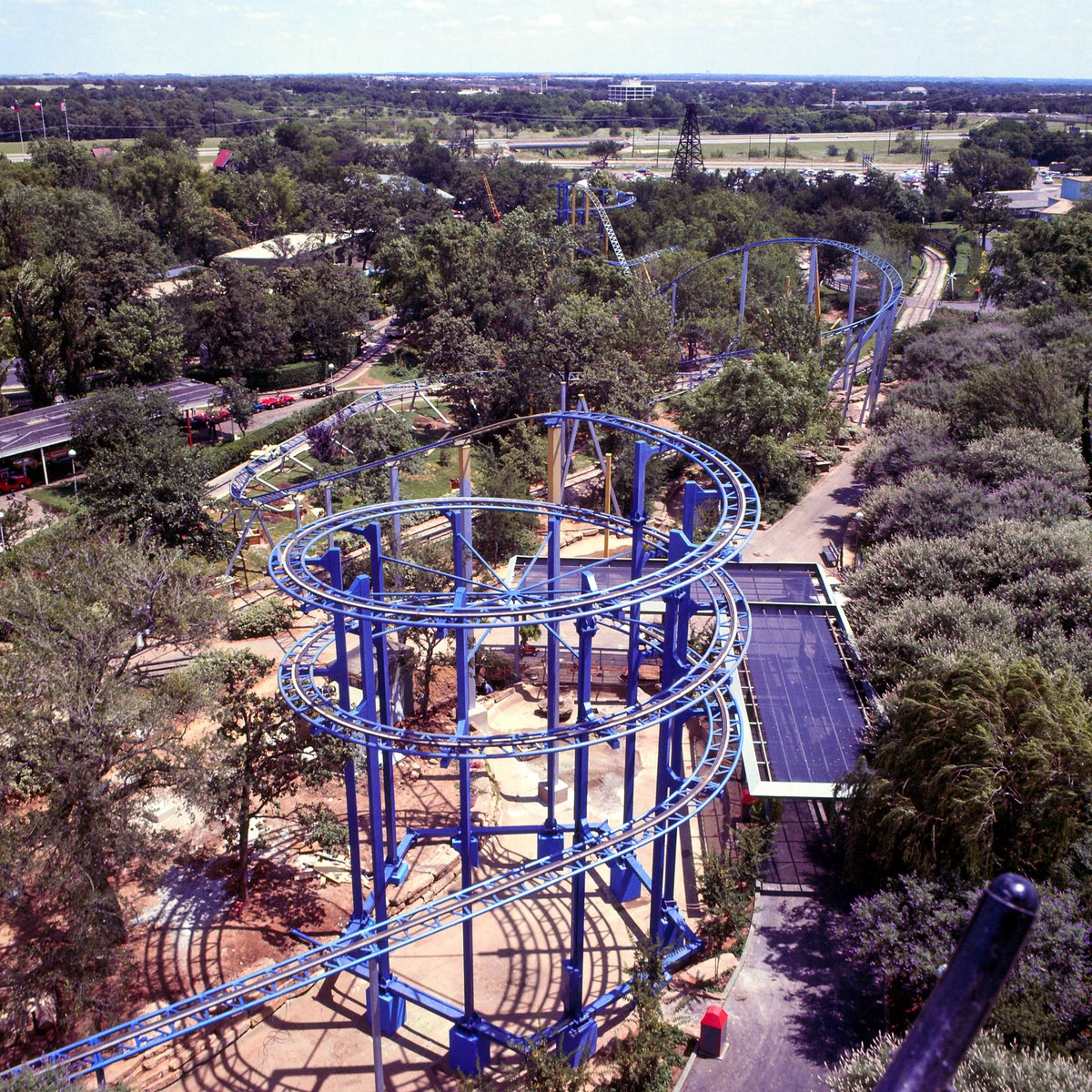 Six Flags Over Texas tweet media
