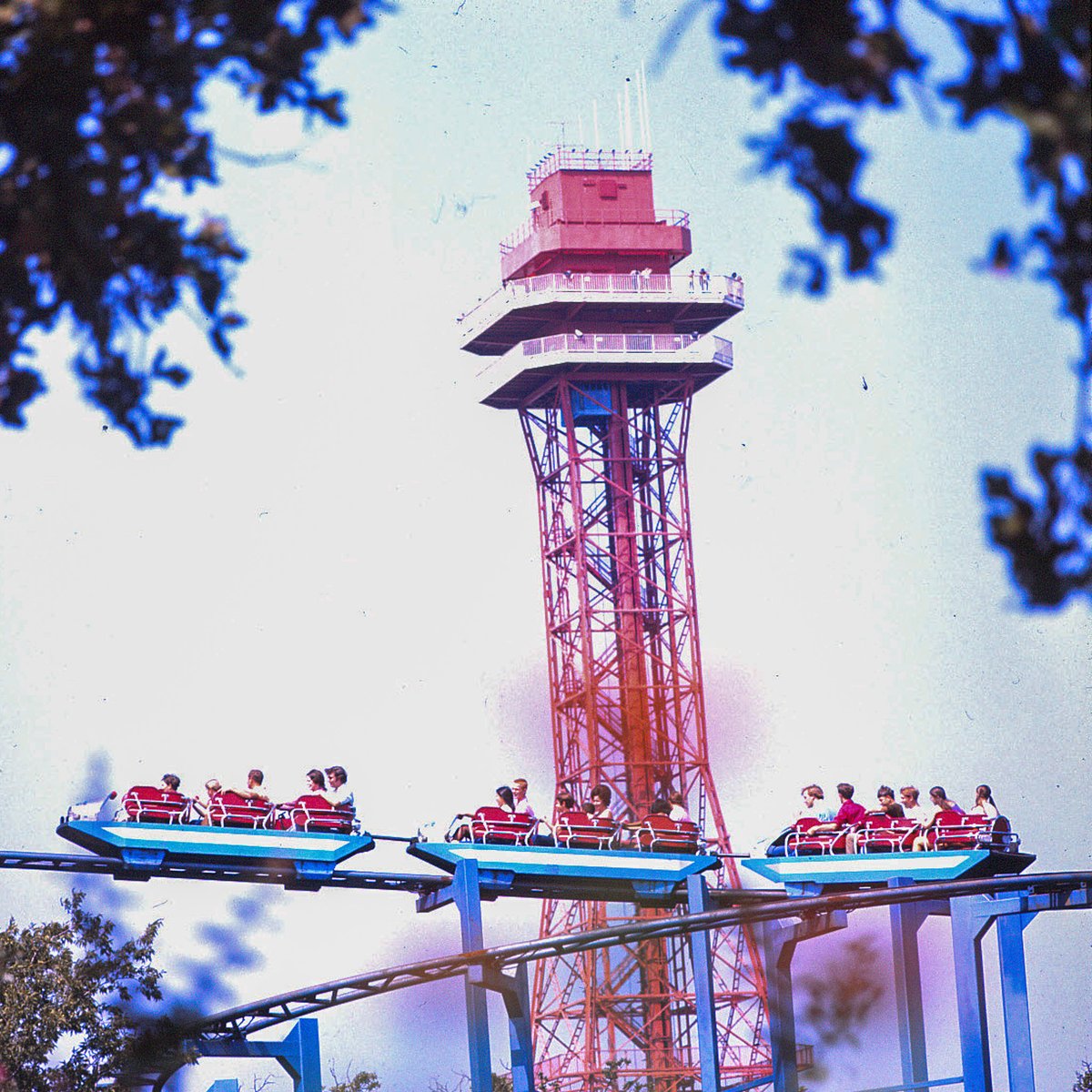 Six Flags Over Texas tweet media