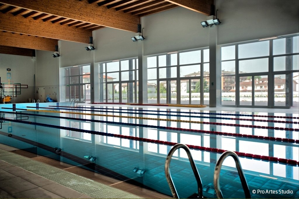 pilkingtonglass's tweet image. #TBThursday The Aquarea Vicenza Sports Centre in Caldogno, Italy, is a multifunctional community hub designed for comfort, flexibility and everyday use. 

#glass #architecturalglass #solarcontrol #sunprotection #energyefficiency #architecture #design #glazing
1/2