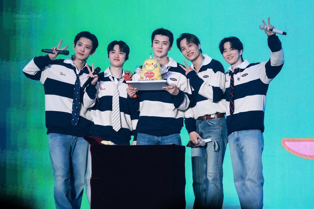 Midnight Peach tweet media