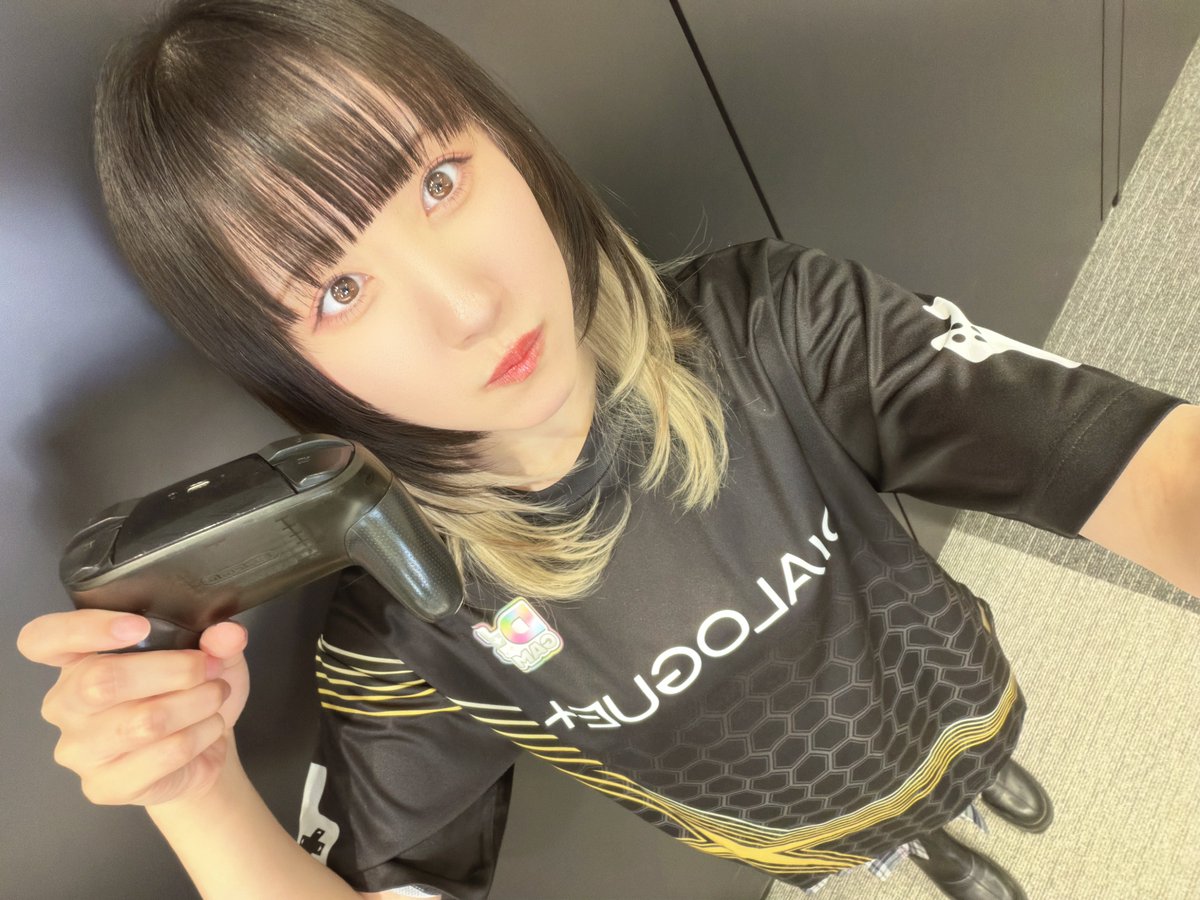 #Dゲーム部 ありがとうございました！

めっちゃ笑って楽しかった！🤣
ギスギスしないでこんなに平和にやれるの最高すぎて良い部活ですわ🥰

また続きがいつかあるのかな！？
ここまできたら全ステージクリアまで行きたいね！！！

私のコントローラー🎮は持参です✨