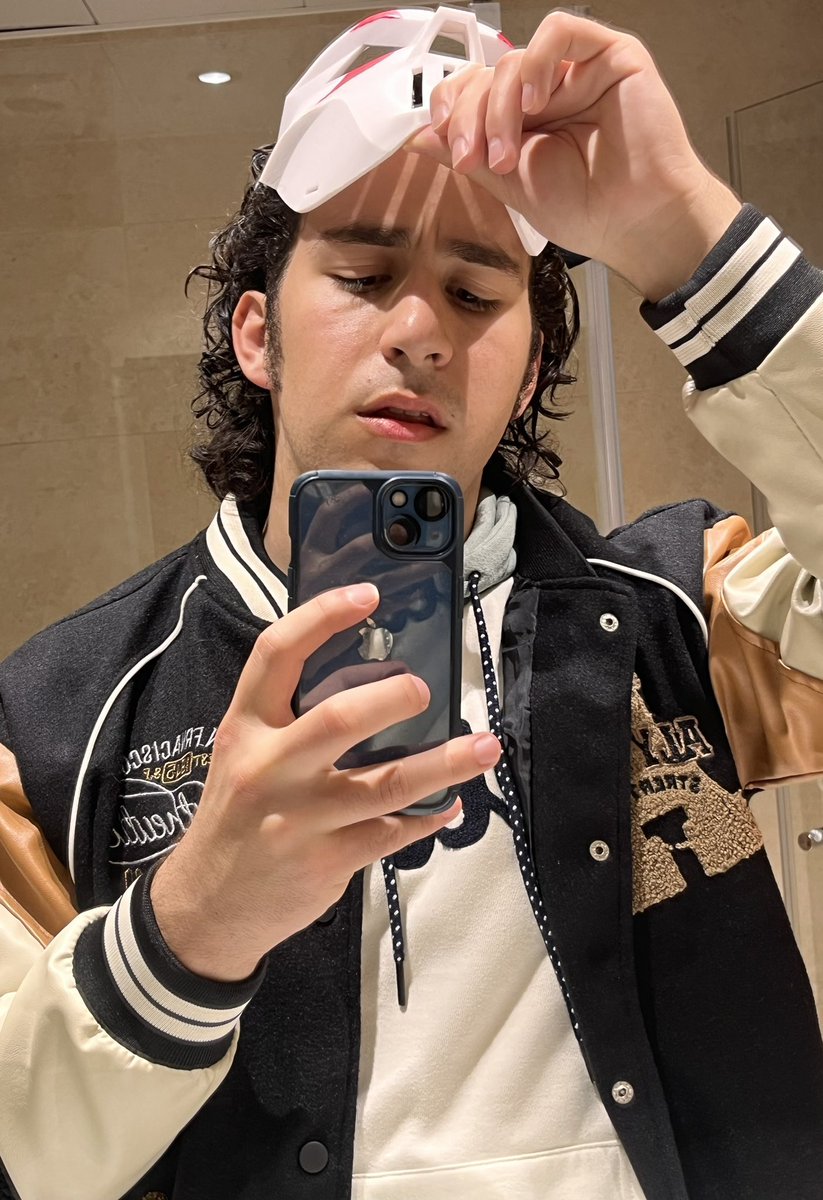 pers/percy/elio (back to art!!!) tweet media