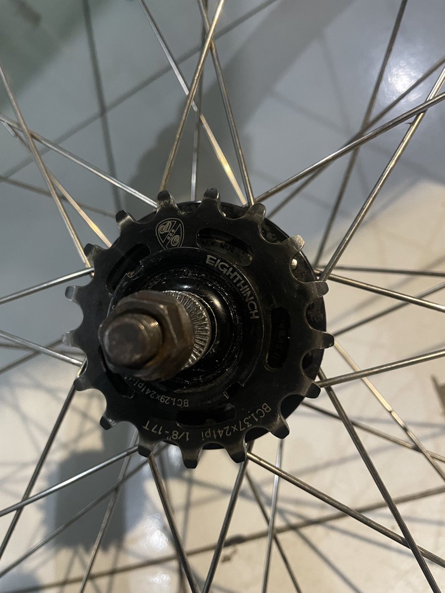 naelsore's tweet photo. #fnfjb Want To Sell Wheelset H+Plus Son FNR Include Cog All City + Lockring Eightinch!

Lokasi Jakarta Barat Kembangan Joglo
(08978659048) https://t.co/M21l543P3g