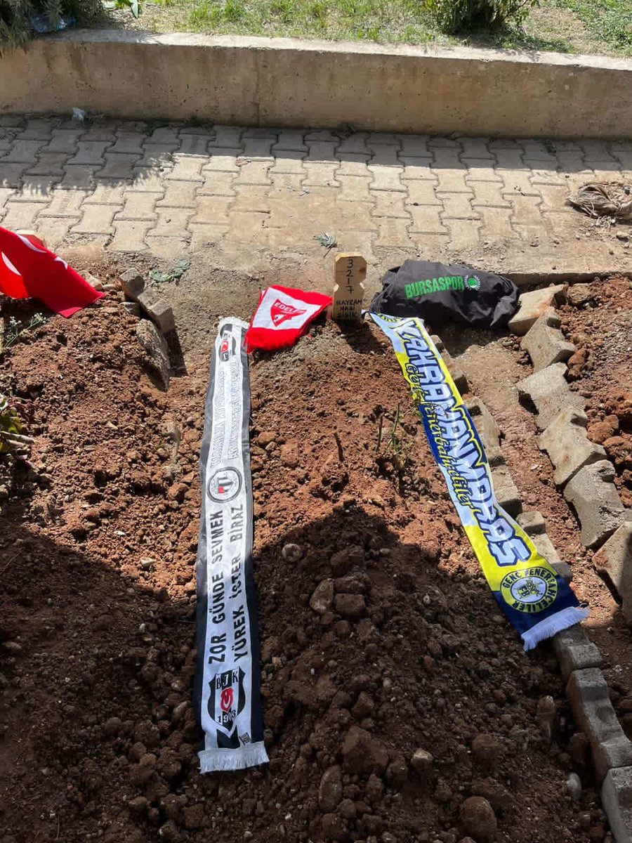 carsidefenders's tweet photo. BAYRAM NABİ ŞİŞİK ÖLÜMSÜZDÜR.

Başta Sefa Şişik kardeşimiz olmak üzere, ailesinin yakınlarının camiamızın ve Milletimizin Başı Sağolsun. https://t.co/q2jhIlLcz6