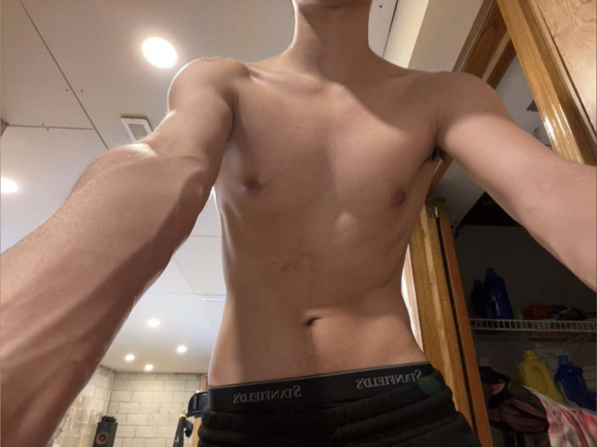 Male thinspo tweet media