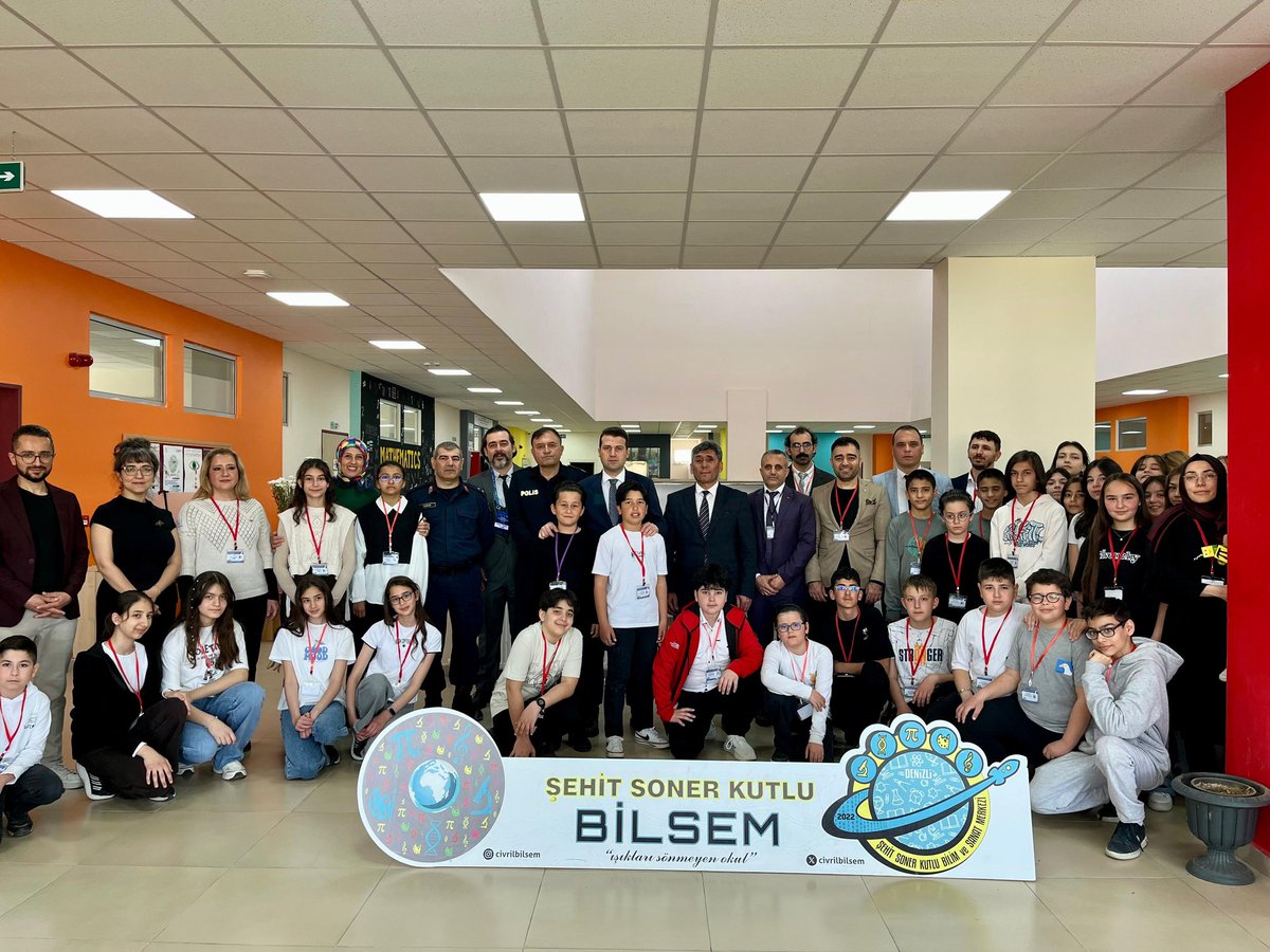 Civrilbilsem's tweet photo. TUBİTAK 4006 B Bilim Fuarımızın Açılışını Çivril Kaymakamımız Sn. CIDIROĞLU beraberinde İlçe Milli Eğitim Müdürümüz Dr. Mehmet Gök ve beraberindeki heyet açılışımzı gerçekleştirdi. 16 ve 17 Nisanda sergimiz devam edecektir.
@denizlimem 
@denizli.arge.meb 
@emre_caliskan https://t.co/3x7PHseyc5