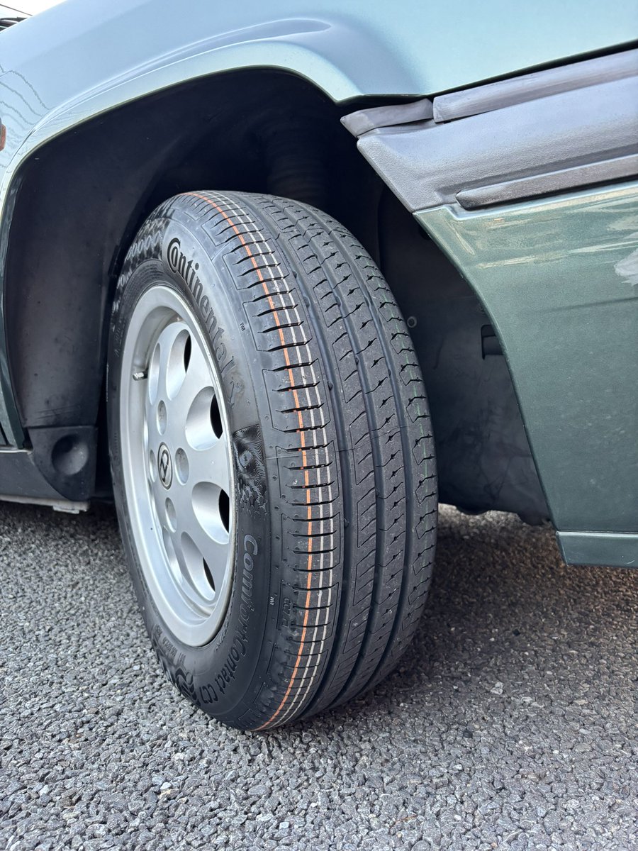有給タイヤ交換
今回はコンチネンタル コンフォートコンタクトCC7
早速皮剥きドライブしてきたけど、確かに静か
今までの3部山エココンタクト6がハリボーだとすると、こっちはモッチュのようなしなやかさ
直進安定性も◎
ウェットも試してみたいね