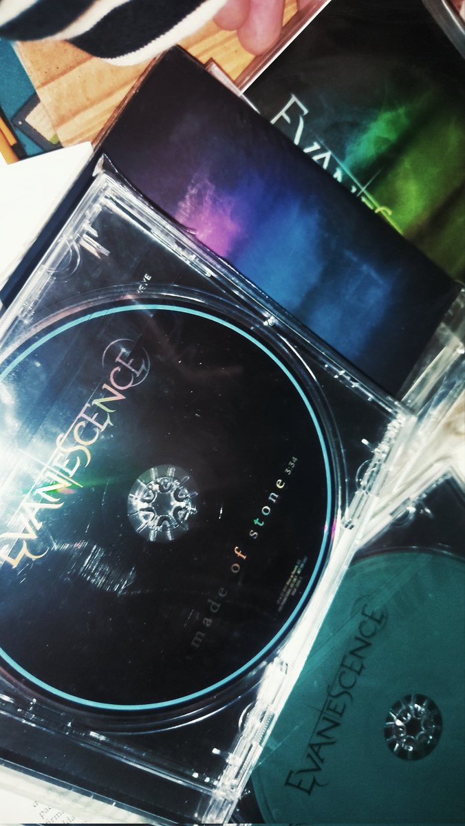 rionka (evanescence munich 2026!) tweet media