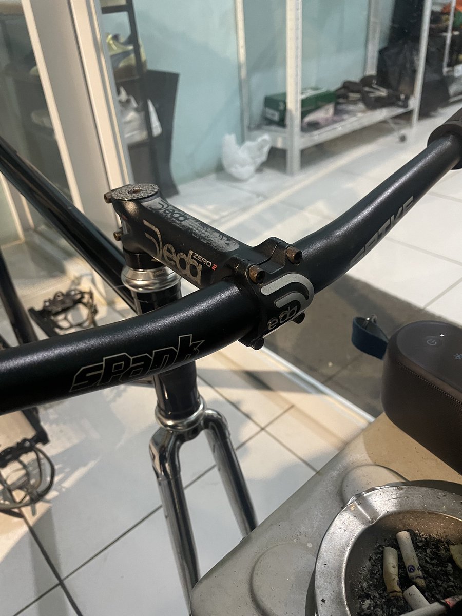 naelsore's tweet photo. #fnfjb Want To Sell Frameset Leader 722TS Size 55.
Include
Seatpost Deda
Saddle Selle Italia
Stem Deda
Risebar Spank
Rantai Pacifik

4jt Saja.

Lokasi Jakarta Barat Joglo (08978659048) https://t.co/DgC8Pdy8YV