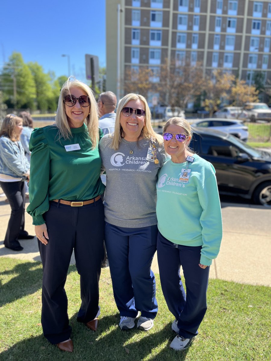 DonateLifeAR's tweet photo. We were honored to join Arkansas Children’s Hospital for their Donate Life Month flag raising 💙💚 Together, we celebrate heroes of donation, honor their legacies, and inspire others to give the gift of life. 🦋 #DonateLife https://t.co/JGLBKBHFxQ