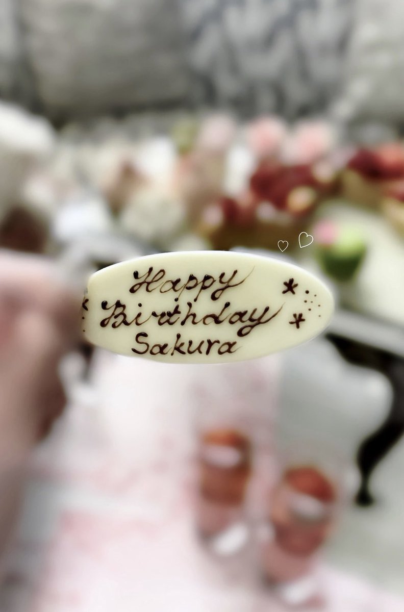 𝒩໒꒱ tweet media