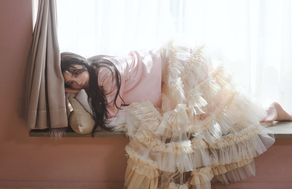 ELLE Japan tweet media