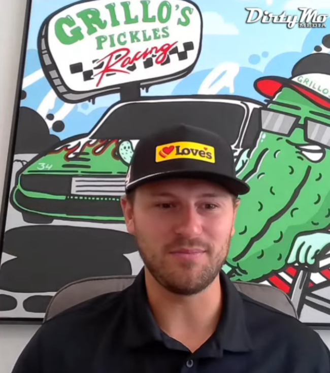 Dirty Mo Media tweet media