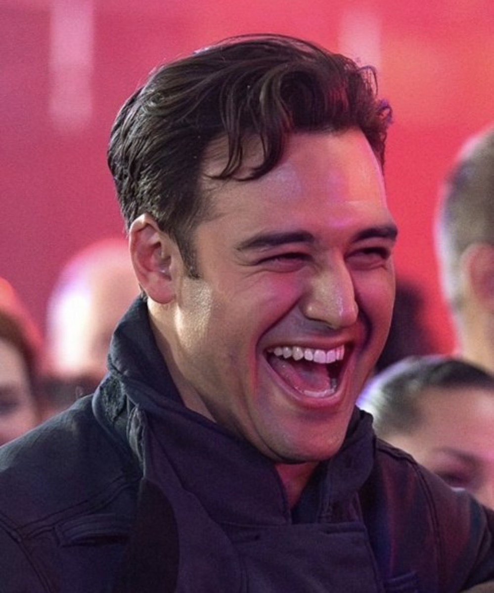 z ⟡˙⋆ tweet media