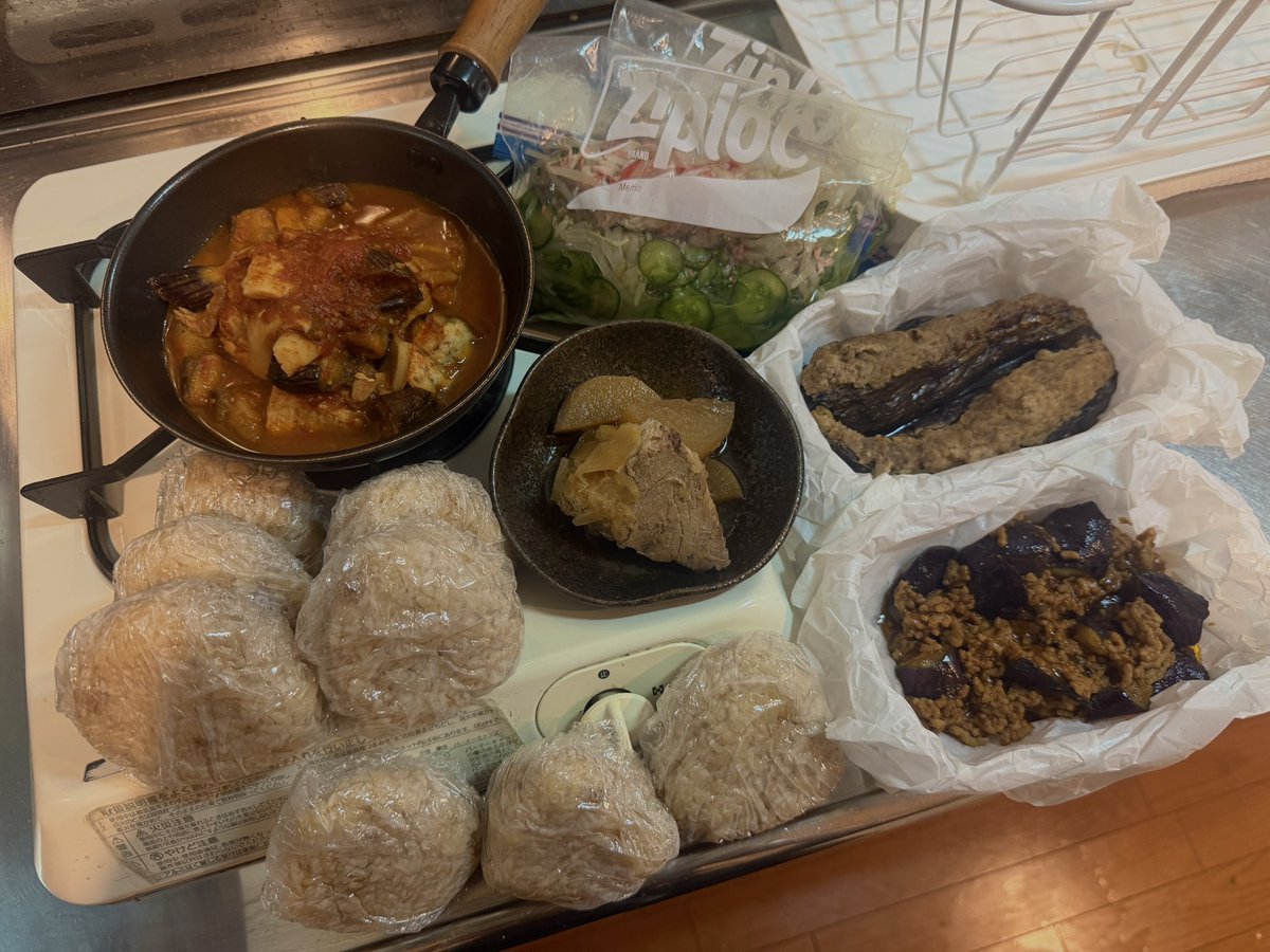 580rk's tweet photo. 明日月曜日？ってくらい作った〜！
#ごはん記録 
#料理記録 
#��炊記録 https://t.co/5aT1XZgMHQ