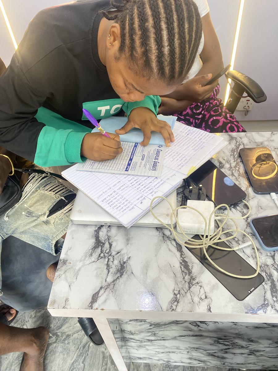 Emmyifeoluwa✰ tweet media