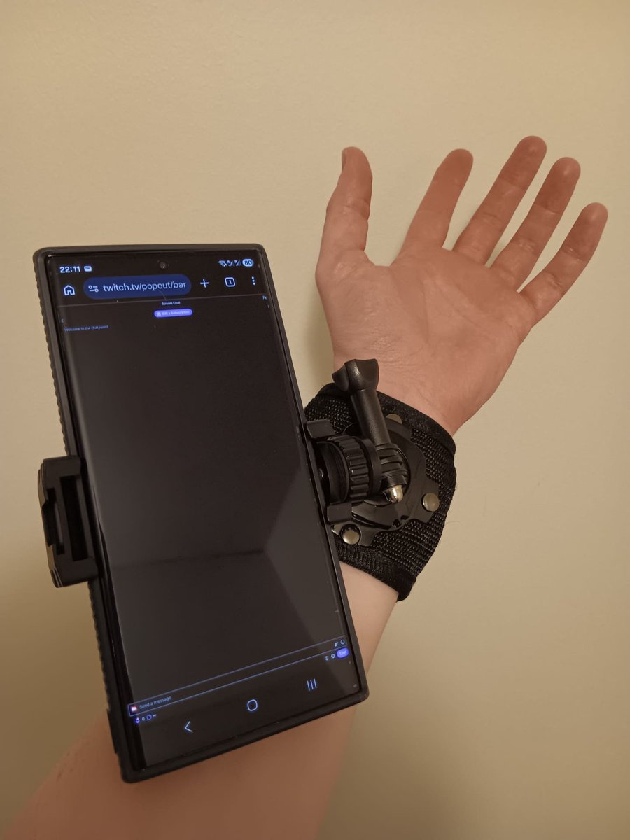 Barboron's tweet image. So, I think I got a nice, compact solution to keeping an eye on chat when streaming. Going through my bag of camera accessories, I have what I need to mount my phone to my arm.
Way more convenient! #Gamescom #IRL #Streaming