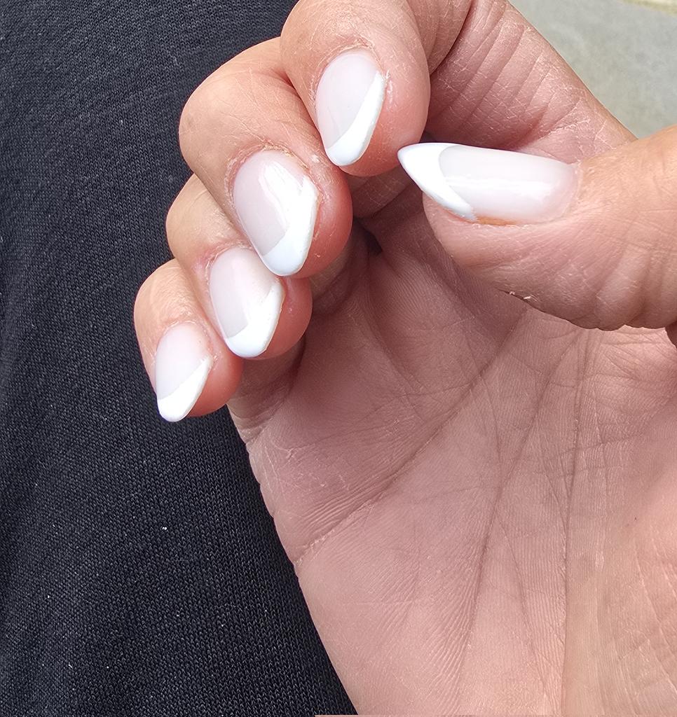 @_Official_Suzy_ tweet media