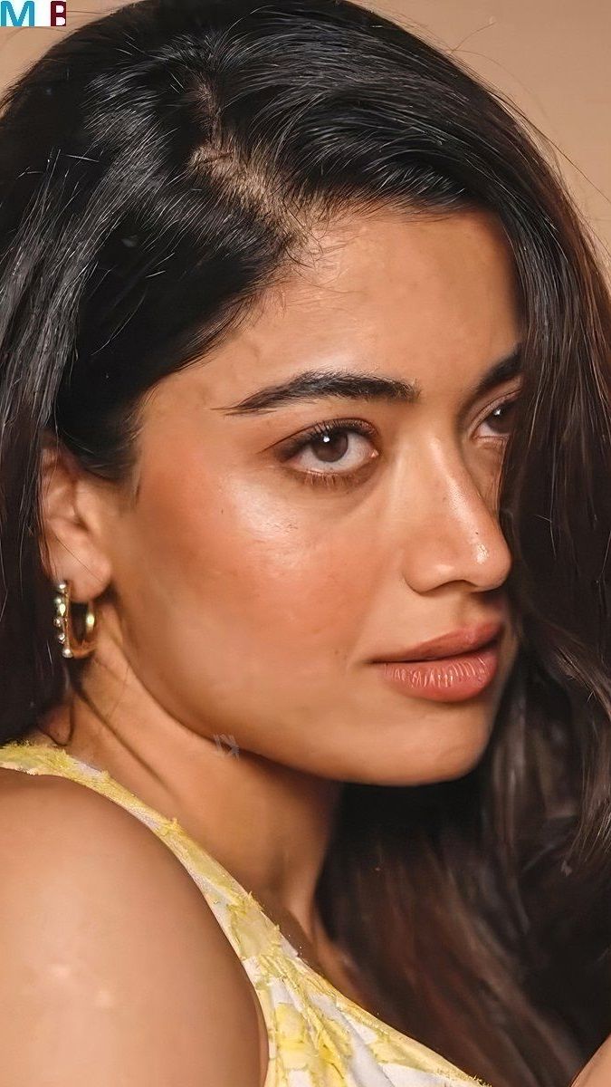 sissy saranya tweet media