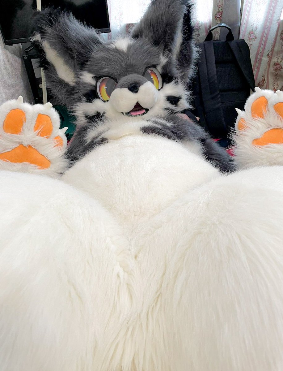 a large mountain⛰️
 #FursuitFriday