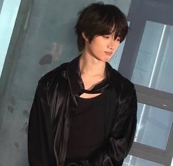 rose IS LIMITED RN SORRYYY tweet media