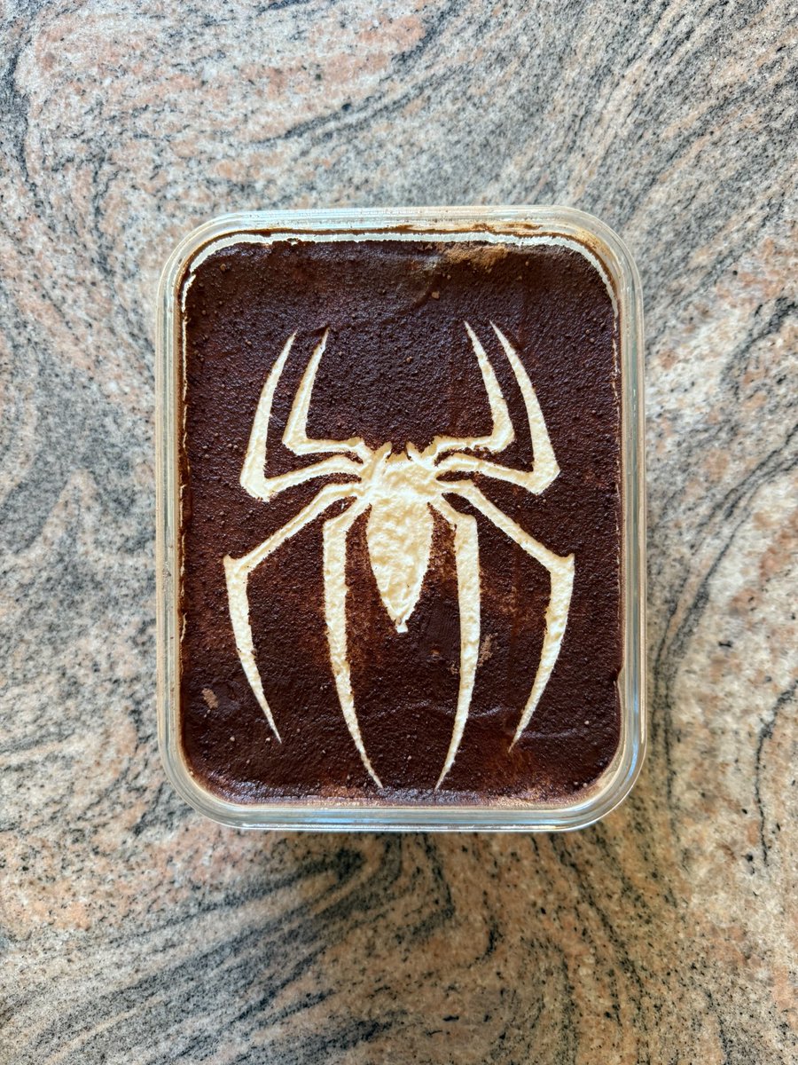 Luxysia's tweet photo. j’ai fait un tiramisu spiderman https://t.co/44yfllxMBo