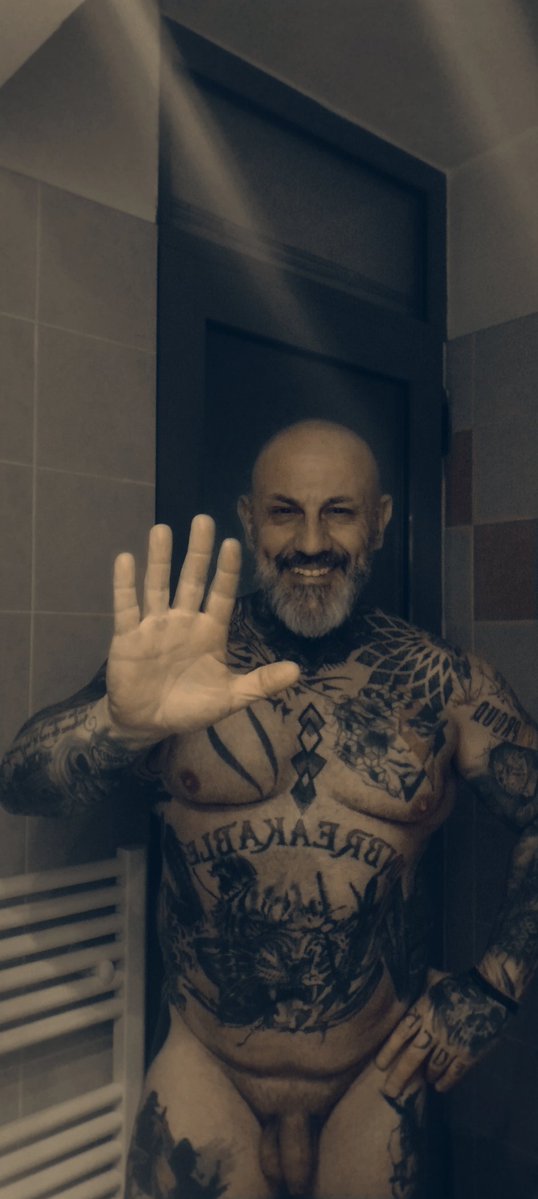 the king 👑👑👑 tweet media