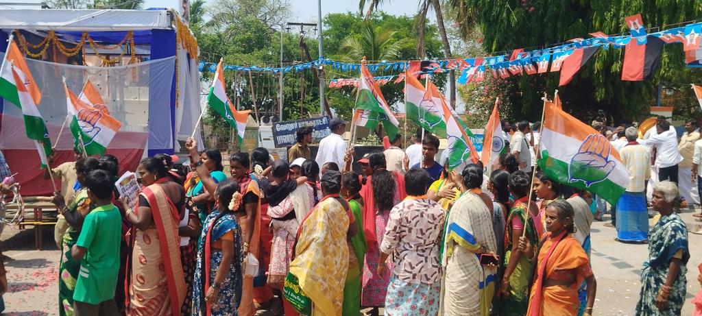 onemevinod's tweet photo. The flag is high and the Josh is higher! 🇮🇳☀️
Vellore is witnessing a #Congress wave as we march shoulder-to-shoulder with the #DMK. We aren’t just contesting; we are fighting to ensure a thumping victory for the rising sun!
#Vellore #TNPolitics #CongressWithDMK #Elections2026
@kharge, @RahulGandhi, @priyankagandhi, @kcvenugopalmp, @INCIndia, @girishgoaINC @p_selvaperunthagai, @INCTamilNadu, @mkstalin, @Udhaystalin, @arivalayam, @PChidambaram_IN, @jothims, @KartiPC, @BMSandeepAICC @ManickamTagore ,@BMSandeepAICC @nivedithalva @UttamINC @AdvYashomatiINC @AKY_INCMP