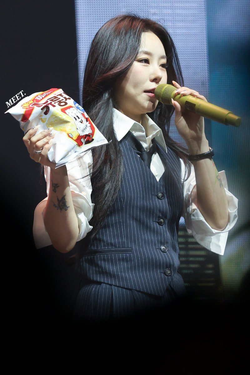 𝙈𝙀𝙀𝙏. tweet media