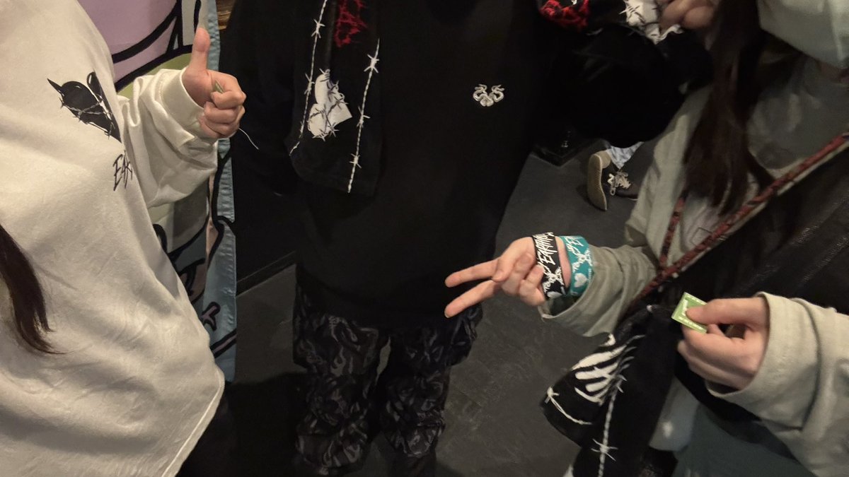 sls_zzo0's tweet image. ステダイした人に配線絡まってマイク誘拐されたのまじで笑っちゃったけど、それもまたライブである〜！

たのしかたよおー！！

#Earthists  
#grandray