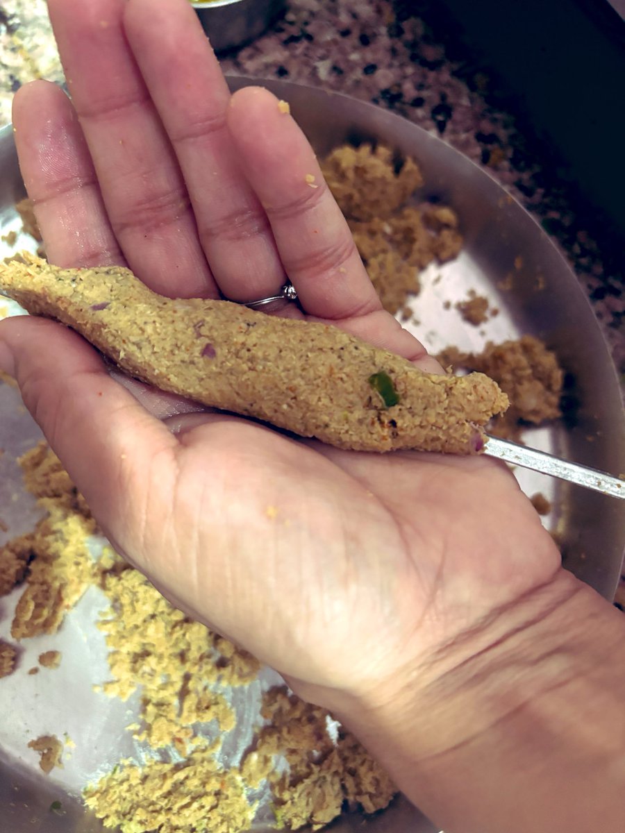 bagdwalpoonum's tweet image. Kaisey nahi hoga protein pura 🤣
Soya kabab 😋
#Foodie