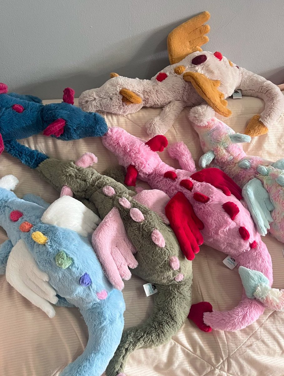 bbritspearrs's tweet photo. #wts jellycat bunny medium and huge, dragon, keychain

🧸all ready
🧺original
🏷️ NWT from store inc dustbag, exc dragon no tag

📫split/fullpay by shopee only
💌for more https://t.co/fXv6PRygkS